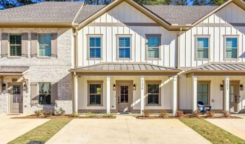 Auburn Casa | Tiger's Tail in Auburn