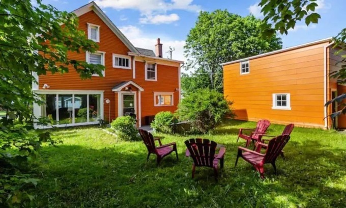 Carbonear Casa | Tigh-Na-Mara: 4BR Historic Seaside Charm Awaits!