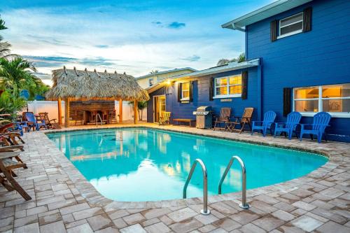 Cocoa Isles Casa | TIKI BLUE-Fun for Big Groups-Near Beach, Hot Tub, Heated Pool