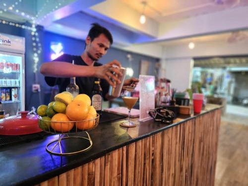 Koh Tao Hostal | Tiki Tribe Bar & Hostel