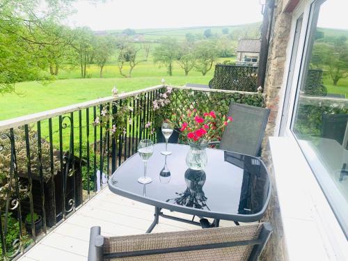 Blacko Casa | Tilly Cottage - overlooking Pendle Hill