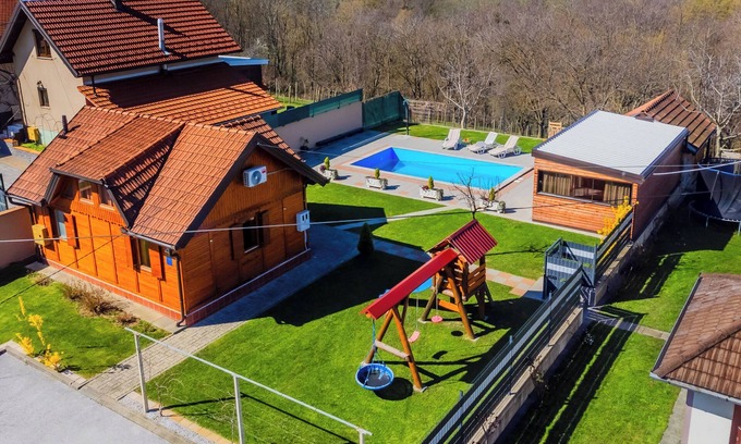 Zasadbreg Casa | Timber Cottage With Pool, Zasadbreg, Croatia