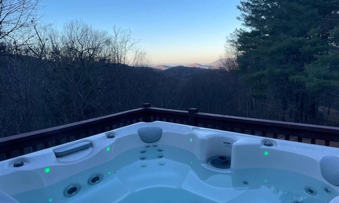 Bentonville Cabina | Timber Creek Falls - a Shenandoah cabin with a private waterfall