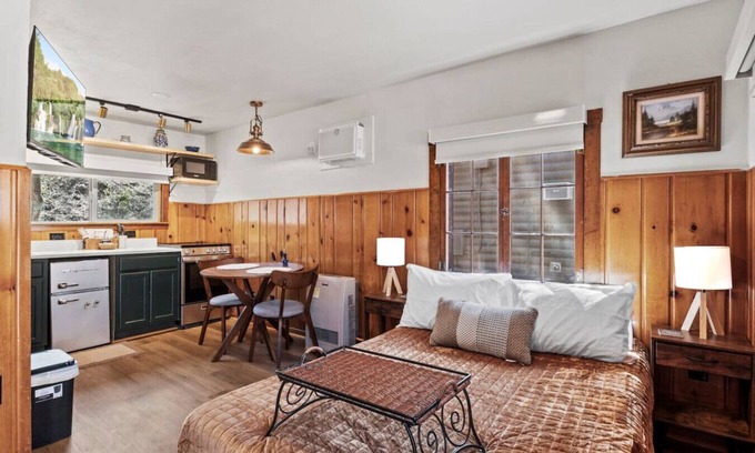 Colorado Springs Cabina | Timber Lodge Cabin #11