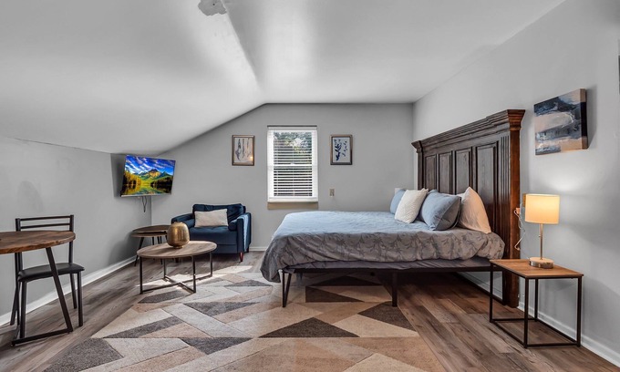 Ellicottville Cabina | Timberline Lodge - Downtown Ellicottville - Room 302