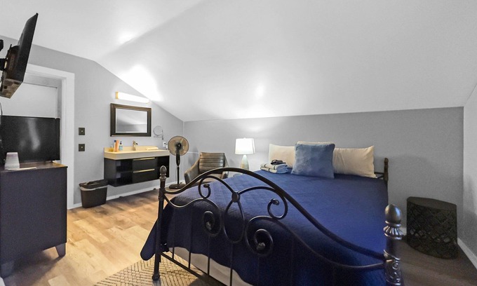Ellicottville Cabina | Timberline Lodge - Downtown Ellicottville - Room 304