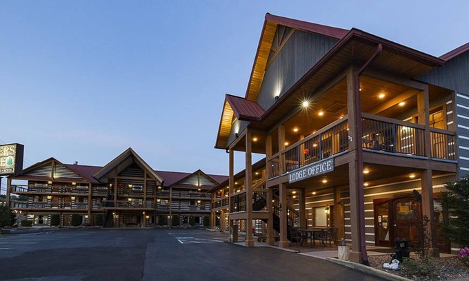 Pigeon Forge Hotel | Timbers Lodge