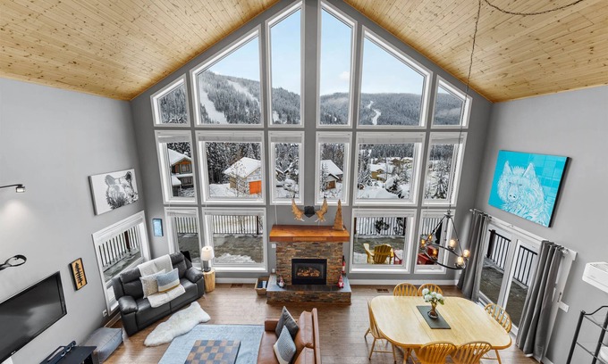 Sun Peaks Casa | Timberwolf Lodge - Private, Luxurious, Ski-in/Out Chalet