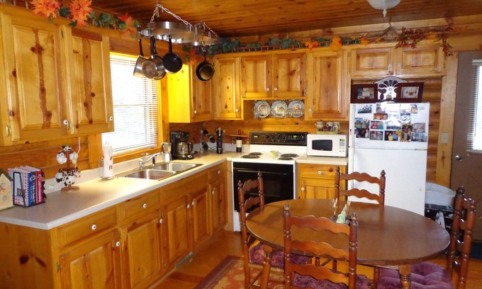 Lynn Cabina | Tim’s Cabin on Melrose Mountain