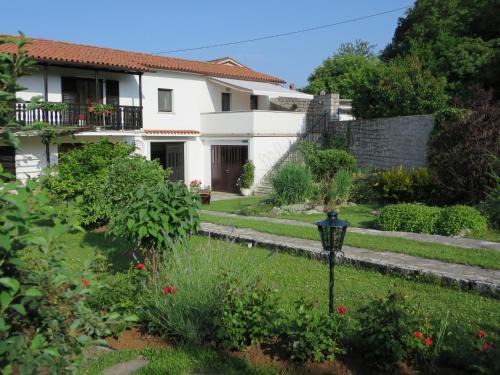 Sezana Apartamento | TIN House