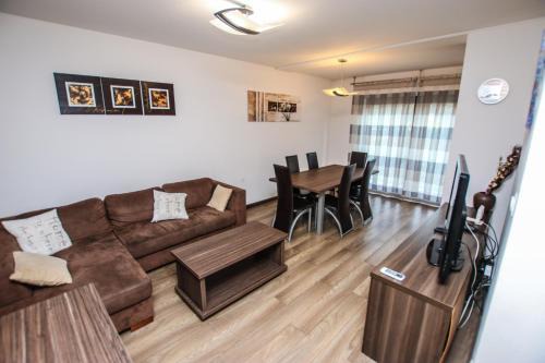 Brulo Apartamento | Tina 4 STARS