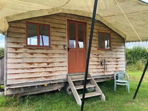 Moffat Otro | Tinkers Horn Cabin