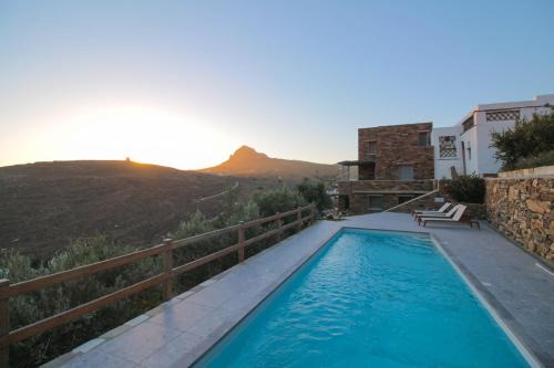 Arnados Apartamento | Tinos Pigeon House by TinosHost