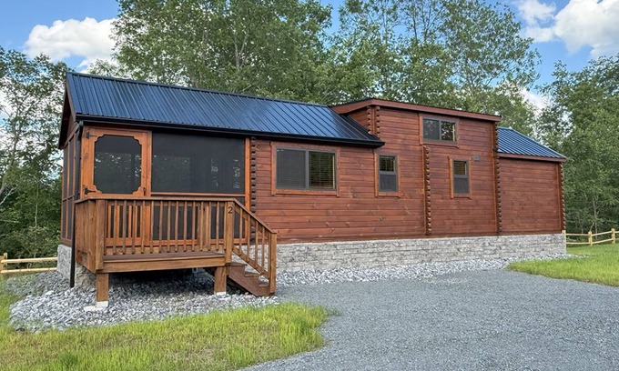Hensonville Cabina | Tiny Cabin #2 by Windham NY Escape 'Cozy Stay'