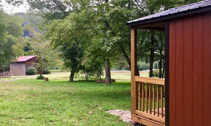 Sylva Cabina | Tiny cabin by the creek
