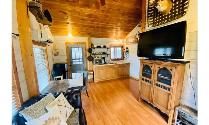 Turners Station Cabina | Tiny Cabin where you can enjoy wildlife, sounds of nature and Relaxation!!