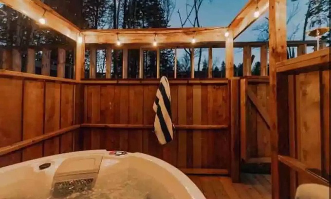 Clare Casa | “Tiny Four” (Private Hot Tub)