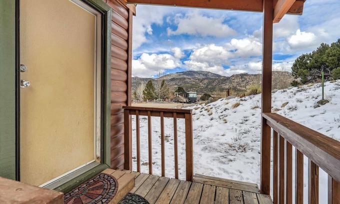 Buena Vista Cabina | Tiny Home 2 near HOT Springs! In Buena Vista, CO
