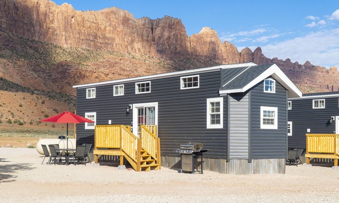 Moab South Valley Casa | Tiny Home #4 - Tiny Home #4 Funstays Redrock