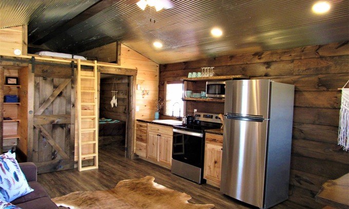 Almo Cabaña | Tiny Home at Kentucky Lake's Lynnhurst Family Resort