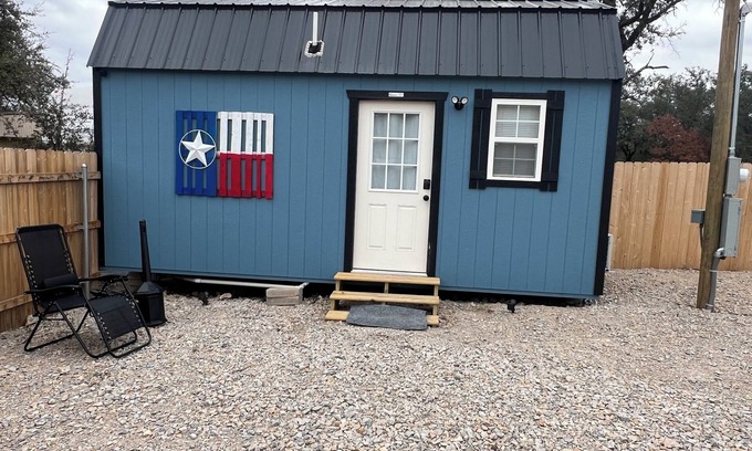 Lake Brownwood Cabina | Tiny Home close to Brownwood Lake