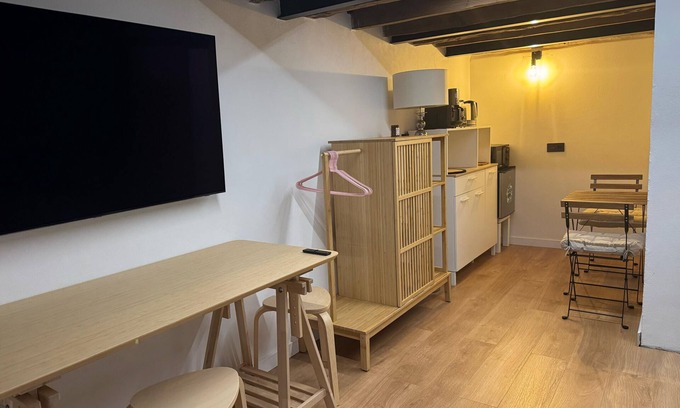 El Paso Casa | Tiny Home 'Gacelita' con vistas a la montaña, terraza privada y Wi-Fi
