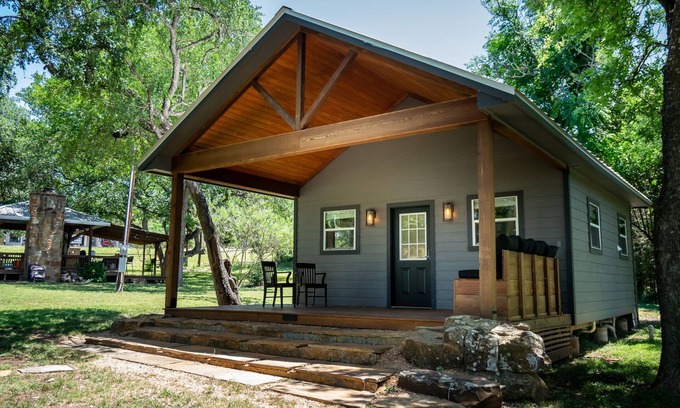Canyon Lake Apartamento | Tiny Home in Canyon Lake 5 mins to Lake & River, Prime Area, Pet Friendly