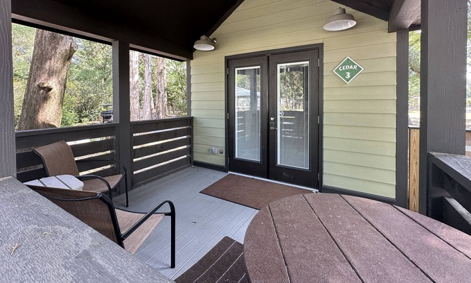 Harold Cabaña | Tiny Home in Luxury Resort - Cedar 3