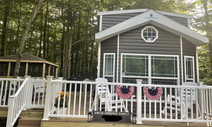 Gouldsboro Cabina | TINY HOME/LAKE CABIN IN PRIVATE EAGLE LAKE COMMUNITY WITH ALL AMENETIES INCLUDED