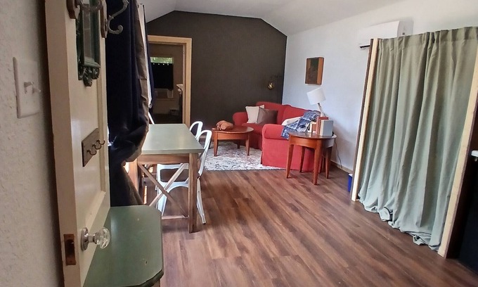 Royal Cabina | Tiny home near Brady Mt./ Lake Ouachita