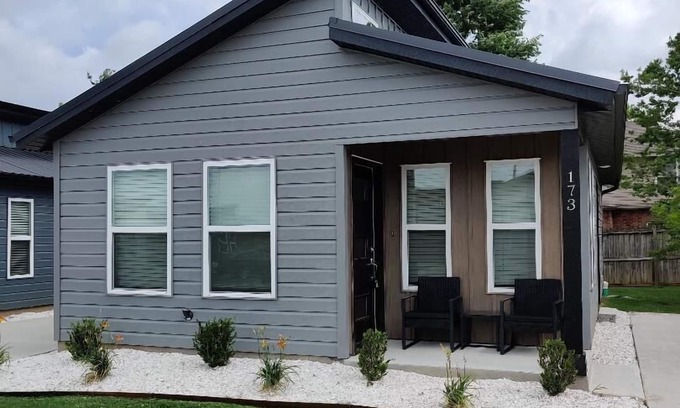 Centerton Casa | Tiny Home near MTB Trails, Wal-Mart HQ, Sleeps 6