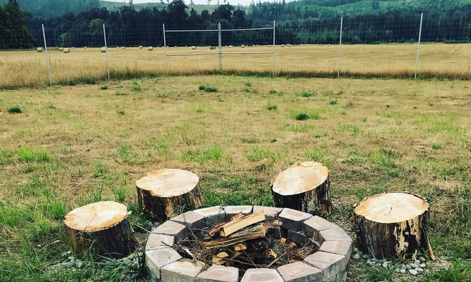 Shelton Casa | Tiny Home Organic Farm Stay Familias y granja Comida fresca con desayuno caliente