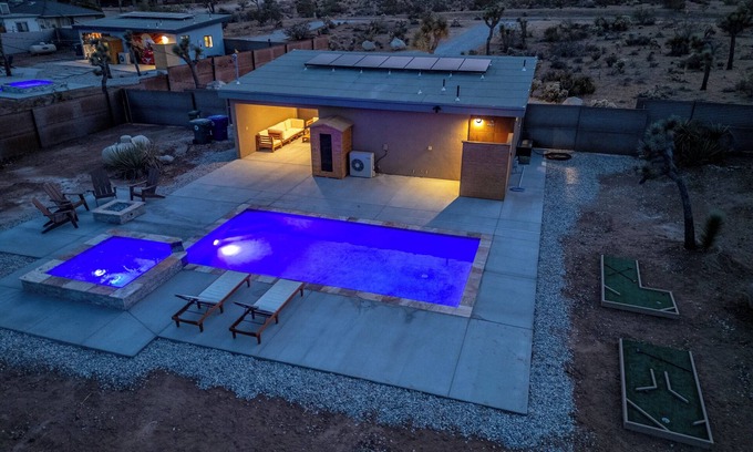 Yucca Valley Casa | Tiny Home - Salt Water Pool - Jacuzzi - Mini Golf - Sauna
