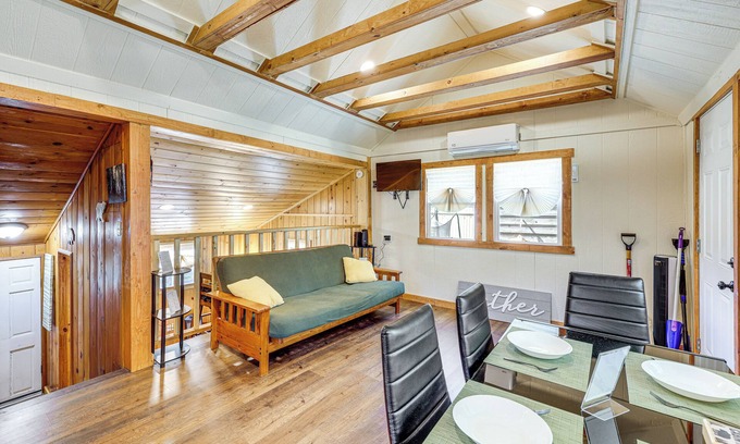 Arrowhead Villas Apartamento | Tiny Home w/ Deck & Mtn Views in Lake Arrowhead!