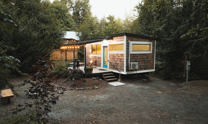 Lewis County Casa | Tiny Home w/Hot Tub-Fire Pit-AC