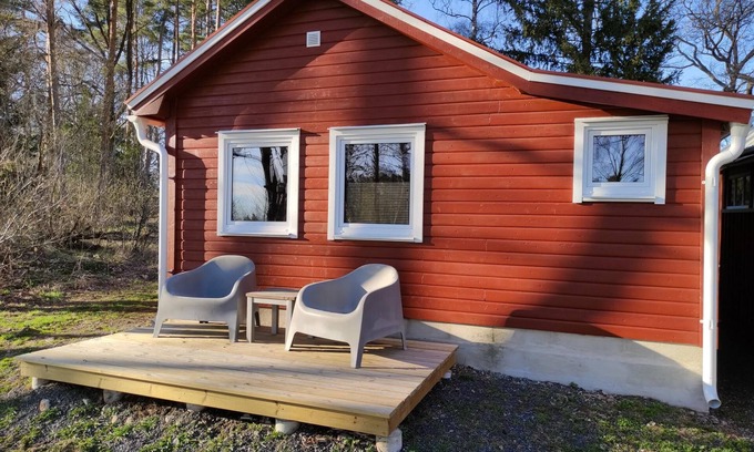 Urshult Chalet De Esquí | Tiny House, located at a lake