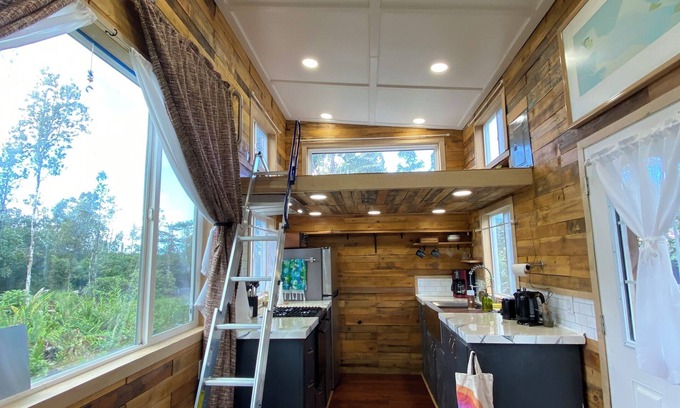 Keaau Cabina | Tiny House Tropical Rainforest Retreat w/ AC