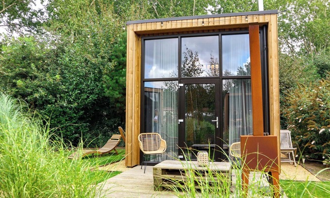 Velsen-Zuid Casa | Tiny House with sleeping loft with double bed