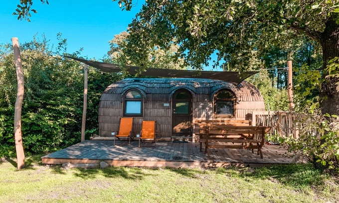 Belau Apartamento | Tiny Igloo Bilbo on Lake Belau