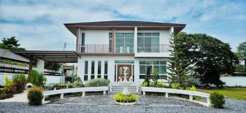 Bang Phai Casa | Tiny Island Lake Lodge