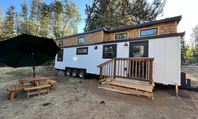 Groveland Casa | Tiny Rustic at Yosemite Gateway