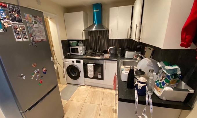 Burnt Oak Casa | Tiny warm home family