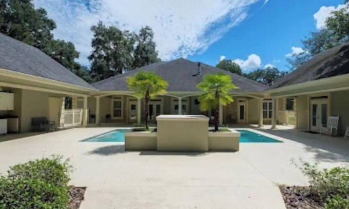 Jonesville Casa | Tioga Town Center Retreat - Gainesville