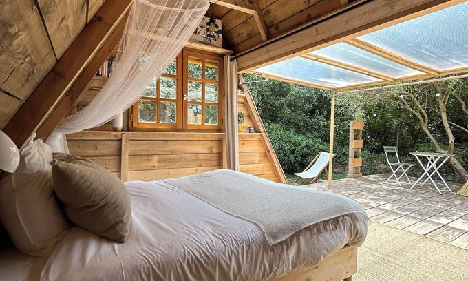 Uzes Cabina | Tipi d'HamiH" unusual accommodation