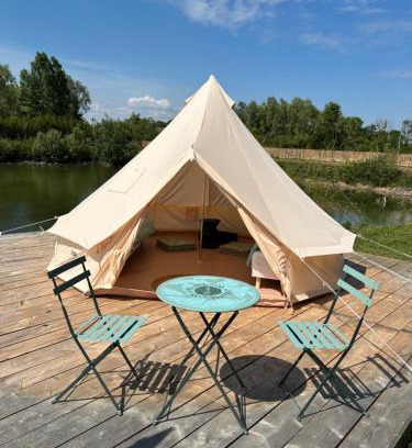 Clerey Otro | Tipi du lac