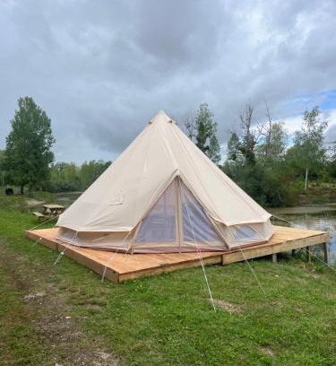 Clerey Casa | Tipi du pied de loup