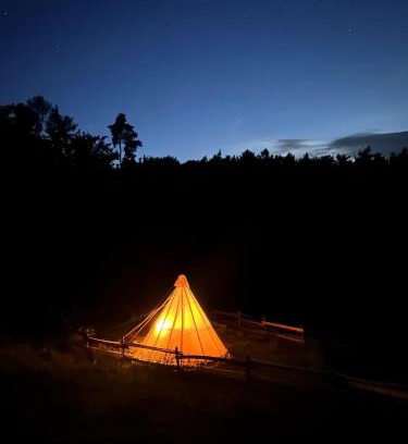 Hartl Chalet De Esquí | Tipi-Glamping am Gut Kunterbunt