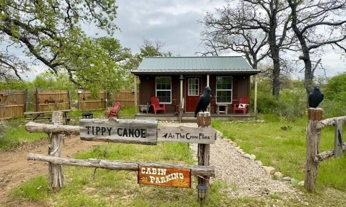 Voca Cabina | Tippy Canoe - Castell Vacation Cabin - Sleeps 4