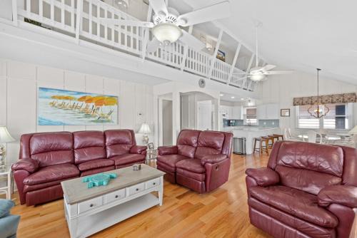 North Myrtle Beach Casa | Tipsea Turtle in Cherry Grove is a Channel House with a great view of the waterway