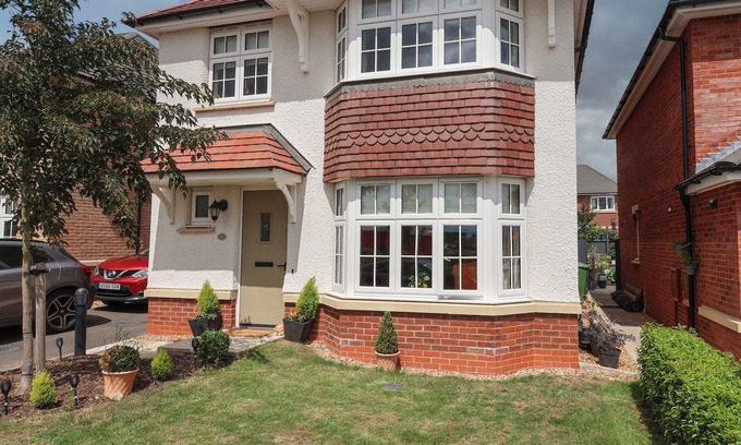 Nantwich Cabaña | TIPTON TOWERS, pet friendly, with a garden in Nantwich